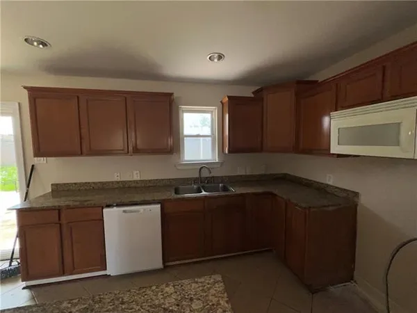 $1,600 | 2500 Campagna Drive, Chalmette, LA 70043