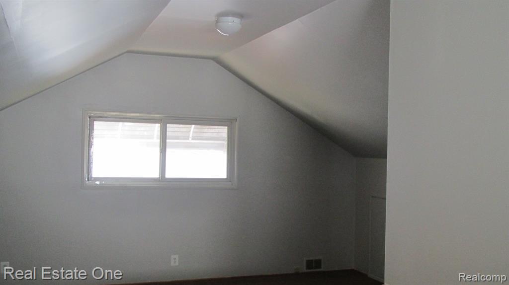 23656 Harvard Street Dearborn, MI 48124 - Photo 12 of 17
