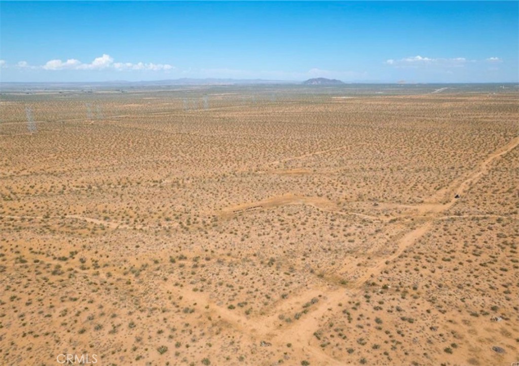 10 171st Llano, CA 93544 - Photo 7 of 21 a view of an ocean