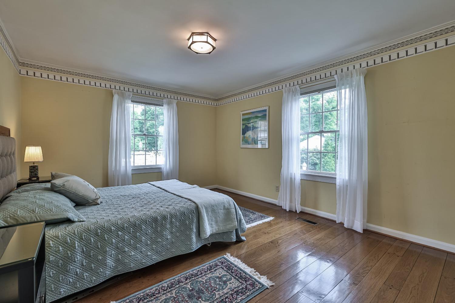 7000 Drake Road Cincinnati, OH 45243 - Photo 14 of 25