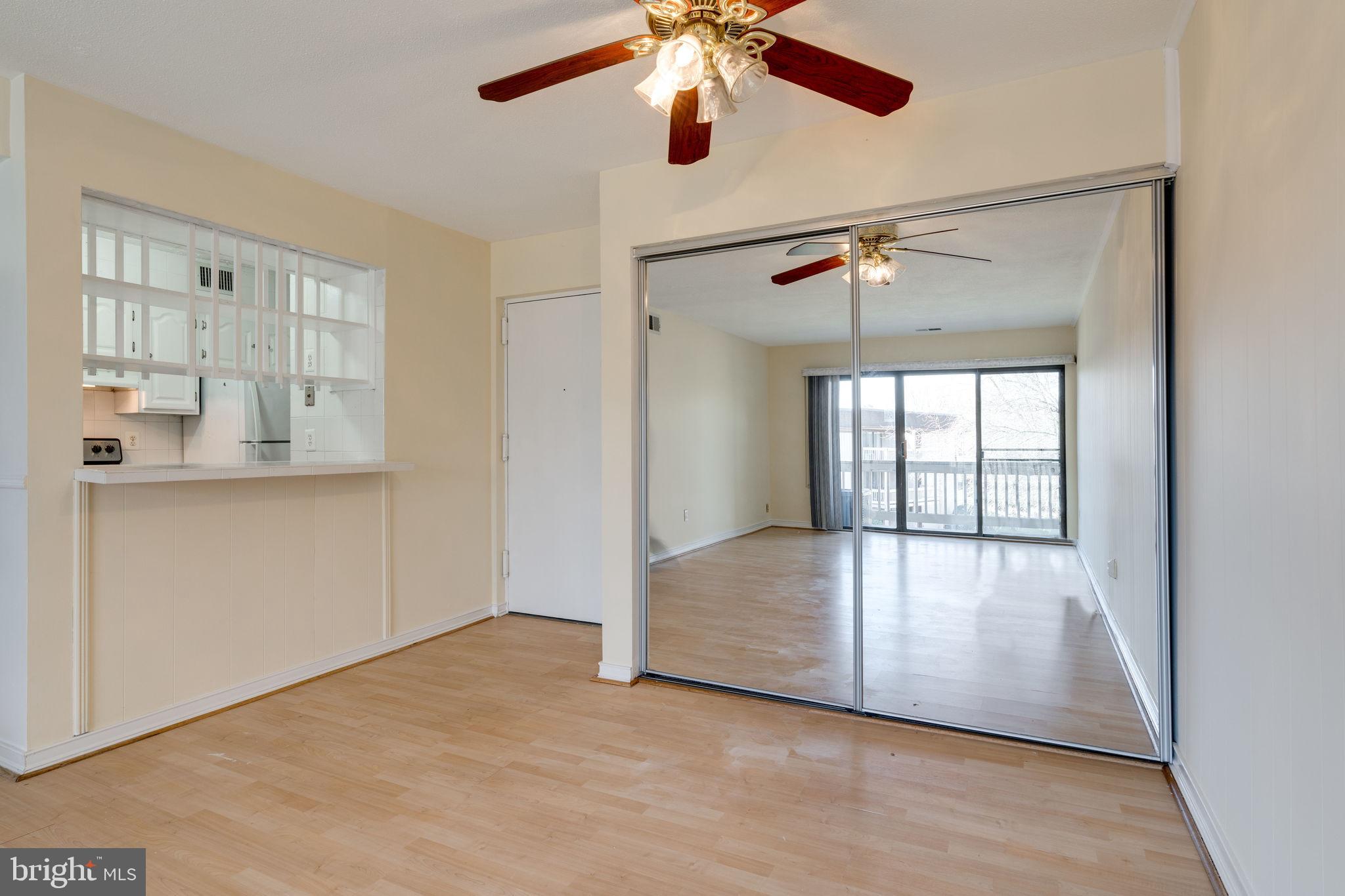 5823 Royal Ridge Drive, Unit P Springfield, VA 22152 - Photo 11 of 48 Pull up a stool!