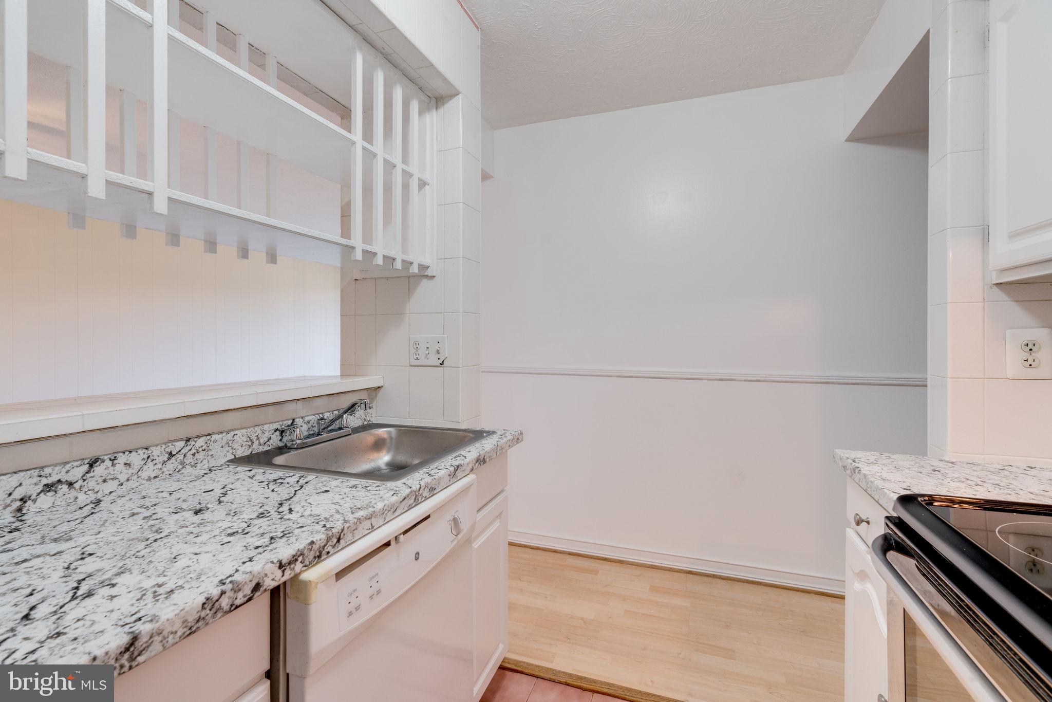 5823 Royal Ridge Drive, Unit P Springfield, VA 22152 - Photo 19 of 48 Newer countertops