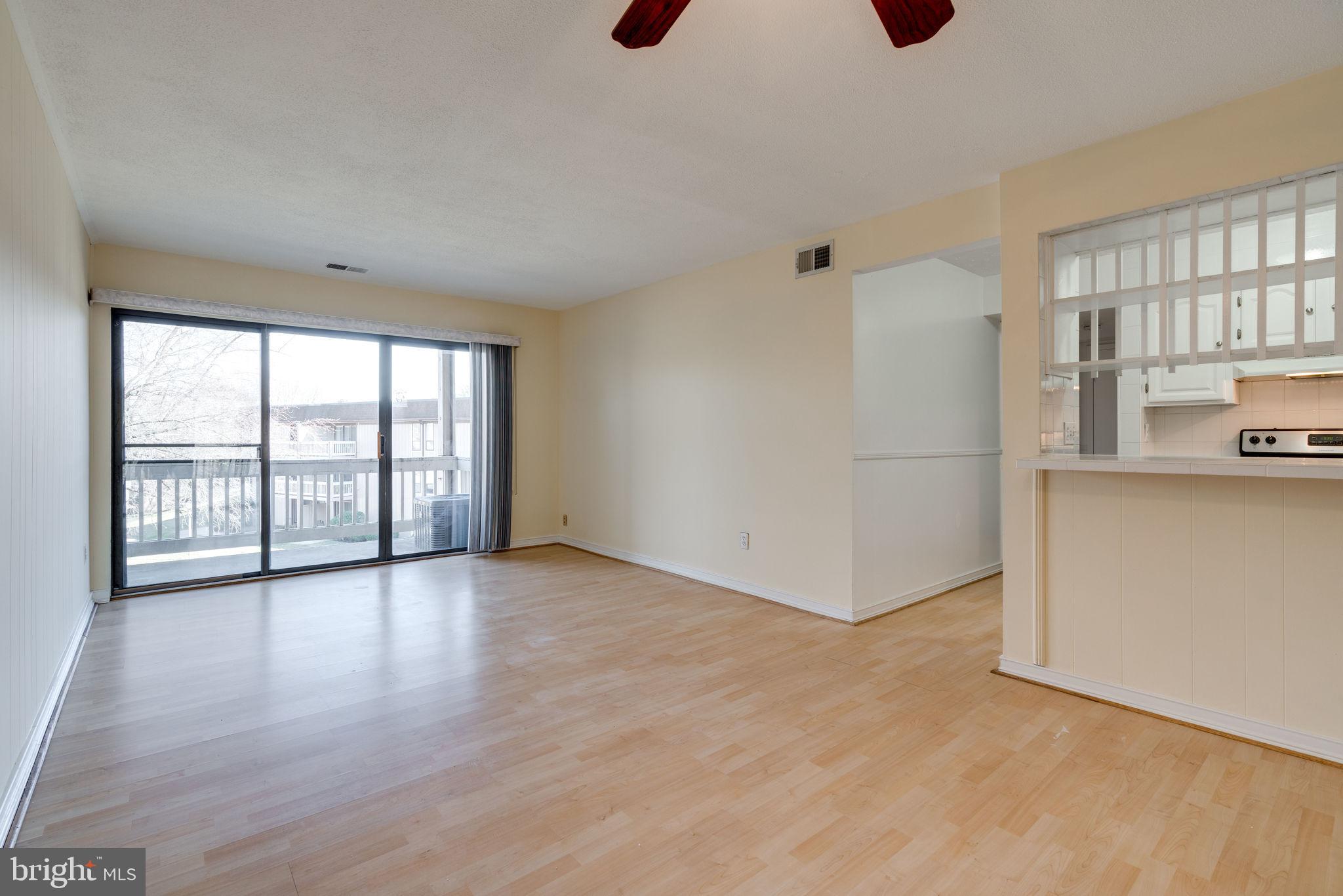 5823 Royal Ridge Drive, Unit P Springfield, VA 22152 - Photo 6 of 48 Newer flooring