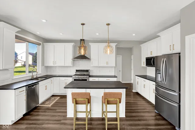 $574,999 | 7877 Villa Circle, Avon, IN 46123