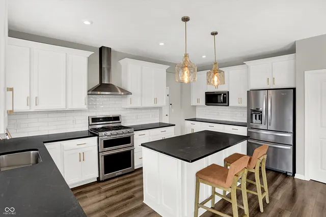 $574,999 | 7877 Villa Circle, Avon, IN 46123