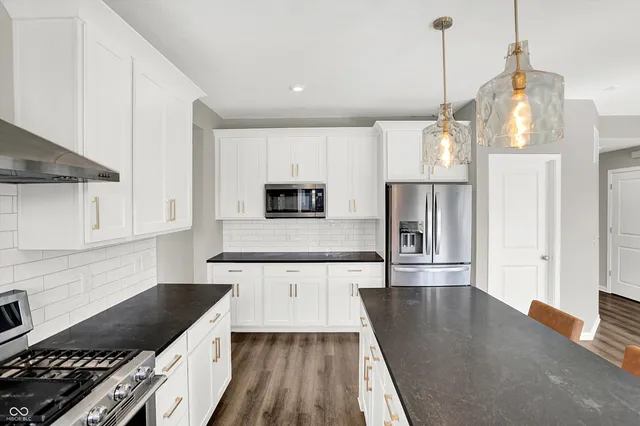 $574,999 | 7877 Villa Circle, Avon, IN 46123