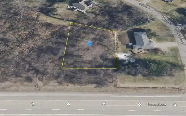$99,999 | 13760 Windemere Drive Northwest, Grand Rapids, MI 49534