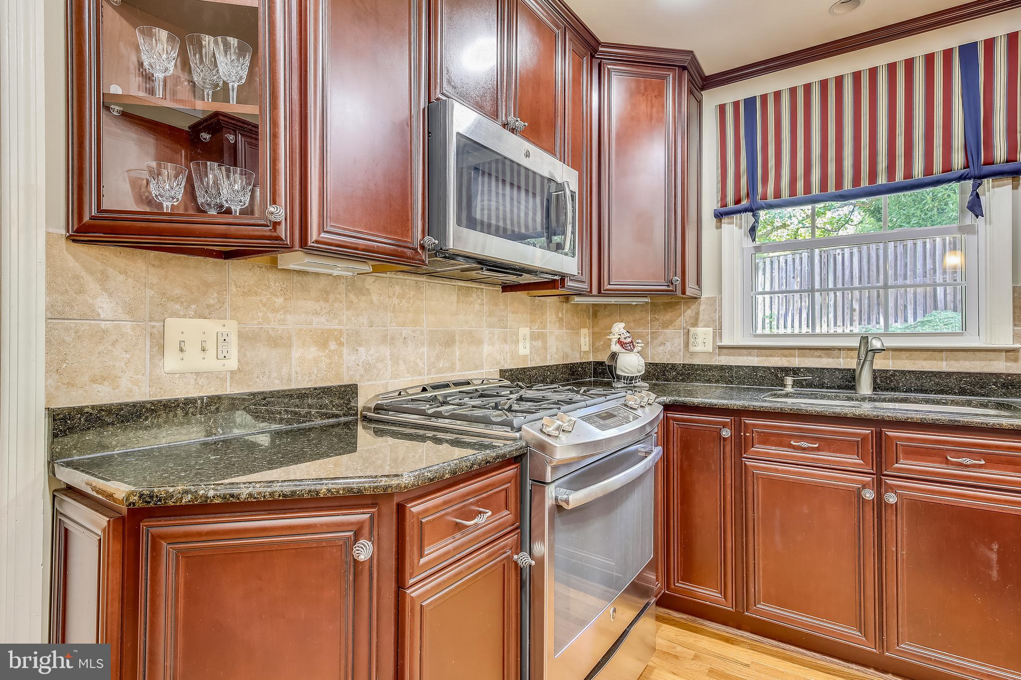 4517 Gilbertson Road Fairfax, VA 22032 - Photo 14 of 61 Under cabinet lighting.