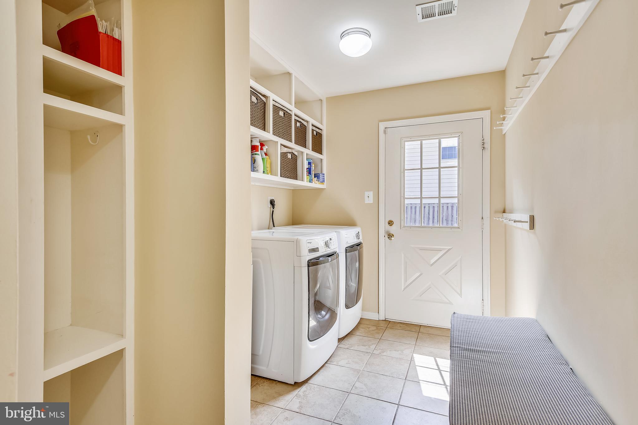 4517 Gilbertson Road Fairfax, VA 22032 - Photo 22 of 61 Laundry/Mud room.