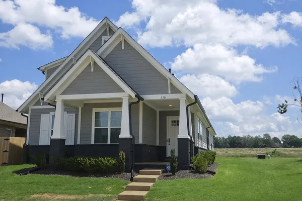 $399,900 | 330 Oak Haven Circle, Oakland, TN 38060