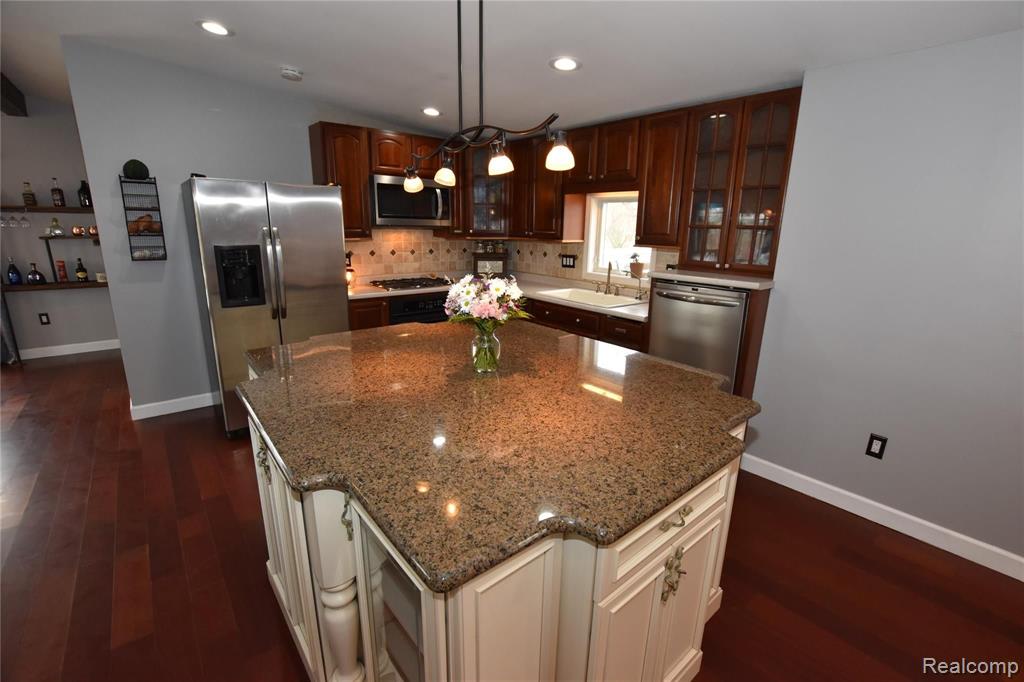 9160 Sharp Road Swartz Creek, MI 48473 - Photo 3 of 34