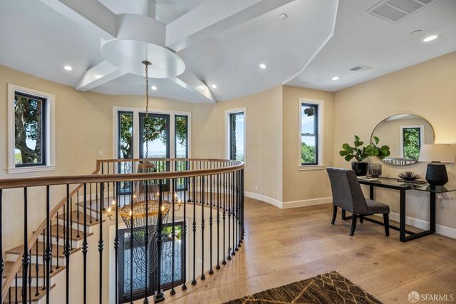 $7,950,000 | 10880 Magdalena Road, Los Altos Hills, CA 94024