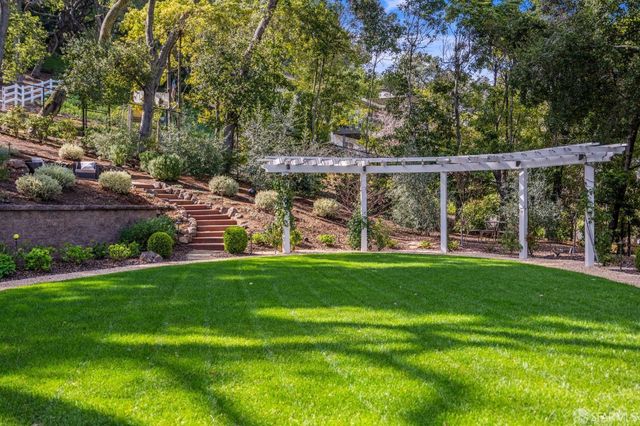 $7,950,000 | 10880 Magdalena Road, Los Altos Hills, CA 94024