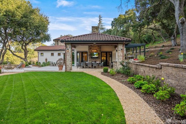 $7,950,000 | 10880 Magdalena Road, Los Altos Hills, CA 94024