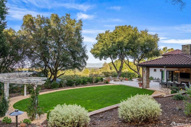 $7,950,000 | 10880 Magdalena Road, Los Altos Hills, CA 94024