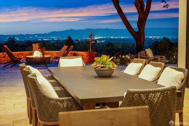 $7,950,000 | 10880 Magdalena Road, Los Altos Hills, CA 94024