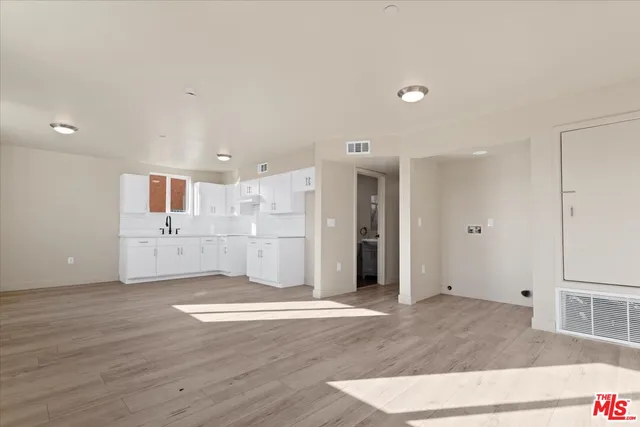 $23,900 | 707 West 80th Street, Los Angeles, CA 90044