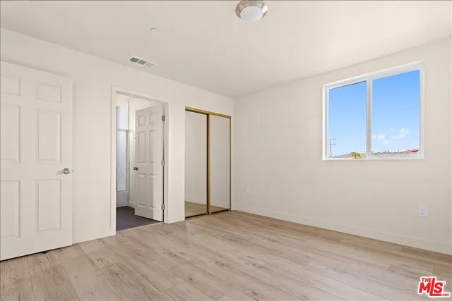 $23,900 | 707 West 80th Street, Los Angeles, CA 90044
