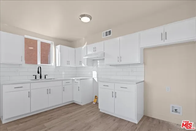 $23,900 | 707 West 80th Street, Los Angeles, CA 90044