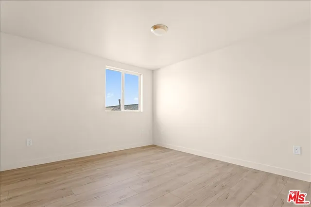 $23,900 | 707 West 80th Street, Los Angeles, CA 90044