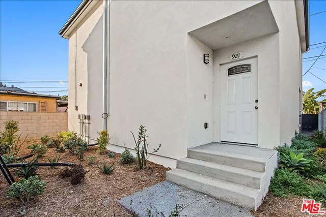 $23,900 | 707 West 80th Street, Los Angeles, CA 90044