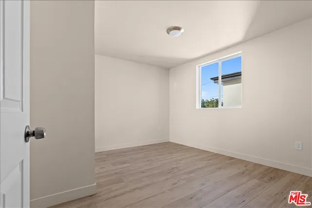 $23,900 | 707 West 80th Street, Los Angeles, CA 90044