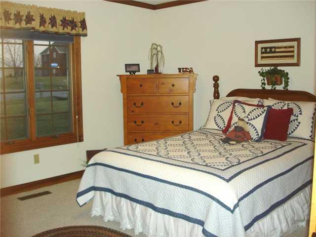 6405 Red Fox Road Pendleton, IN 46064 - Photo 16 of 24