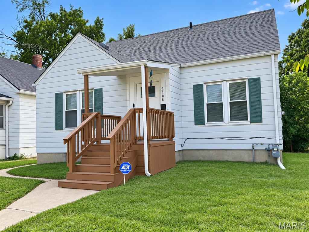 2108 Main Street Alton, IL 62002 - Photo 1 of 27 Gallery Image 1
