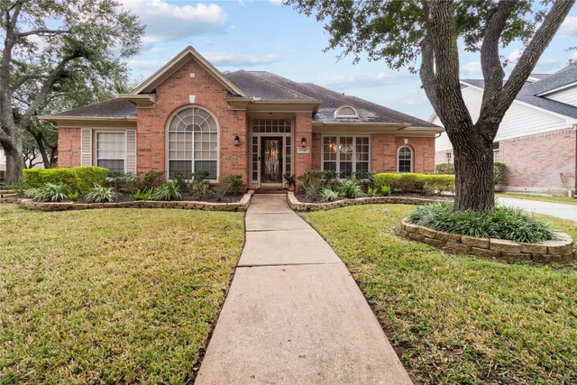 $2,990 | 1510 Meadow Glade Court, Sugar Land, TX 77479