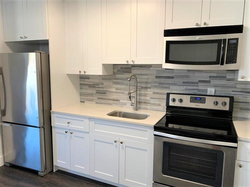 531 West 2nd Street Riviera Beach, FL 33404 - Photo 4 of 12 Kitchen..