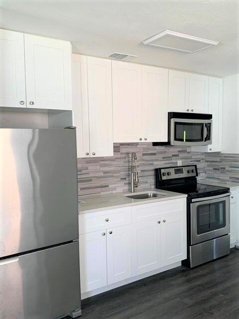 531 West 2nd Street Riviera Beach, FL 33404 - Photo 5 of 12 Kitchen.
