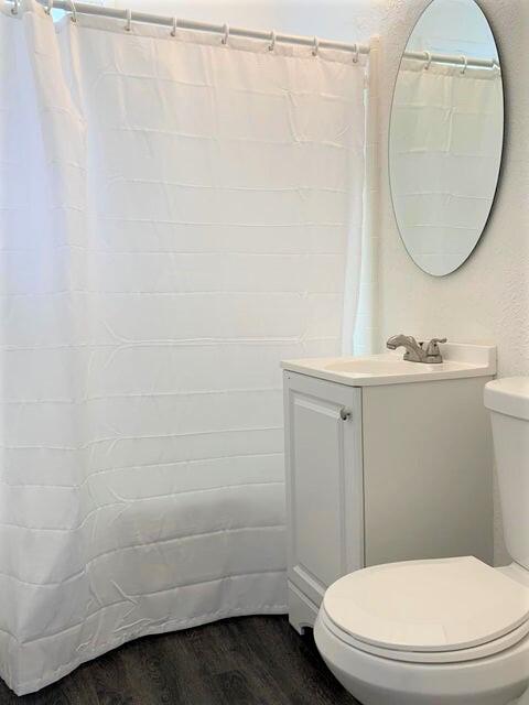 531 West 2nd Street Riviera Beach, FL 33404 - Photo 8 of 12 Bathroom.
