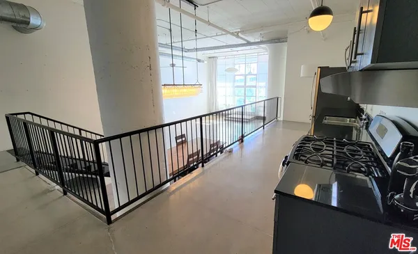 $5,300 | 530 Molino Street, Unit 114, Los Angeles, CA 90013