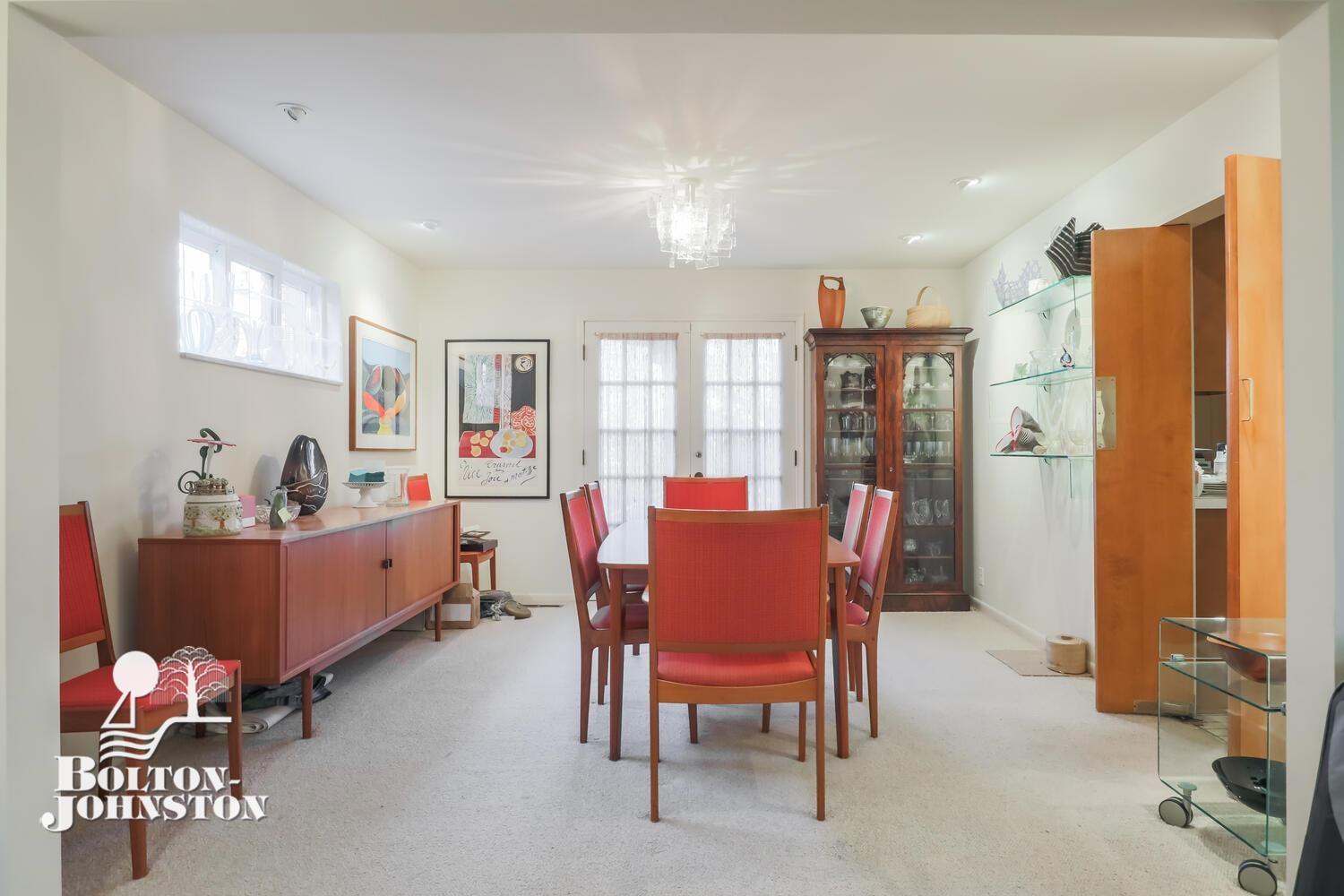 1221 Yorkshire Road Grosse Pointe, MI 48230 - Photo 18 of 34 50136171-21ba8ba9-441b-4e85-8b27-07f963cf8c8c.JPG