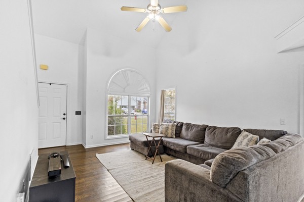 500 Berry Circle Springfield, TN 37172 - Photo 8 of 27 a living room with furniture and a window