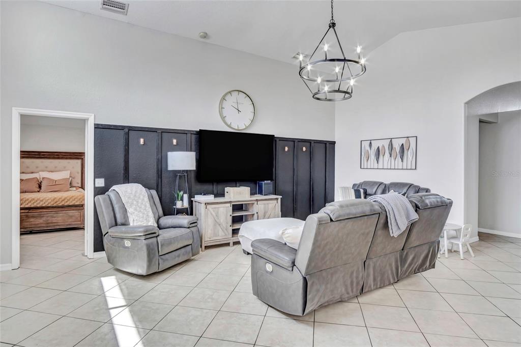 8335 Adele Road Lakeland, FL 33810 - Photo 9 of 30