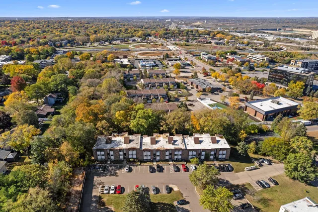 $134,900 | 12992 Nicollet Avenue, Unit 102, Burnsville, MN 55337