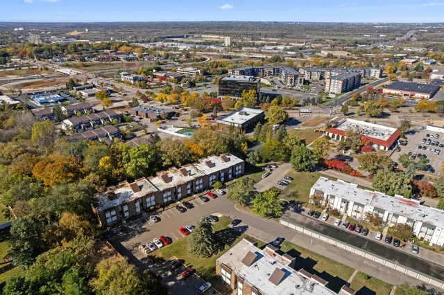 $134,900 | 12992 Nicollet Avenue, Unit 102, Burnsville, MN 55337