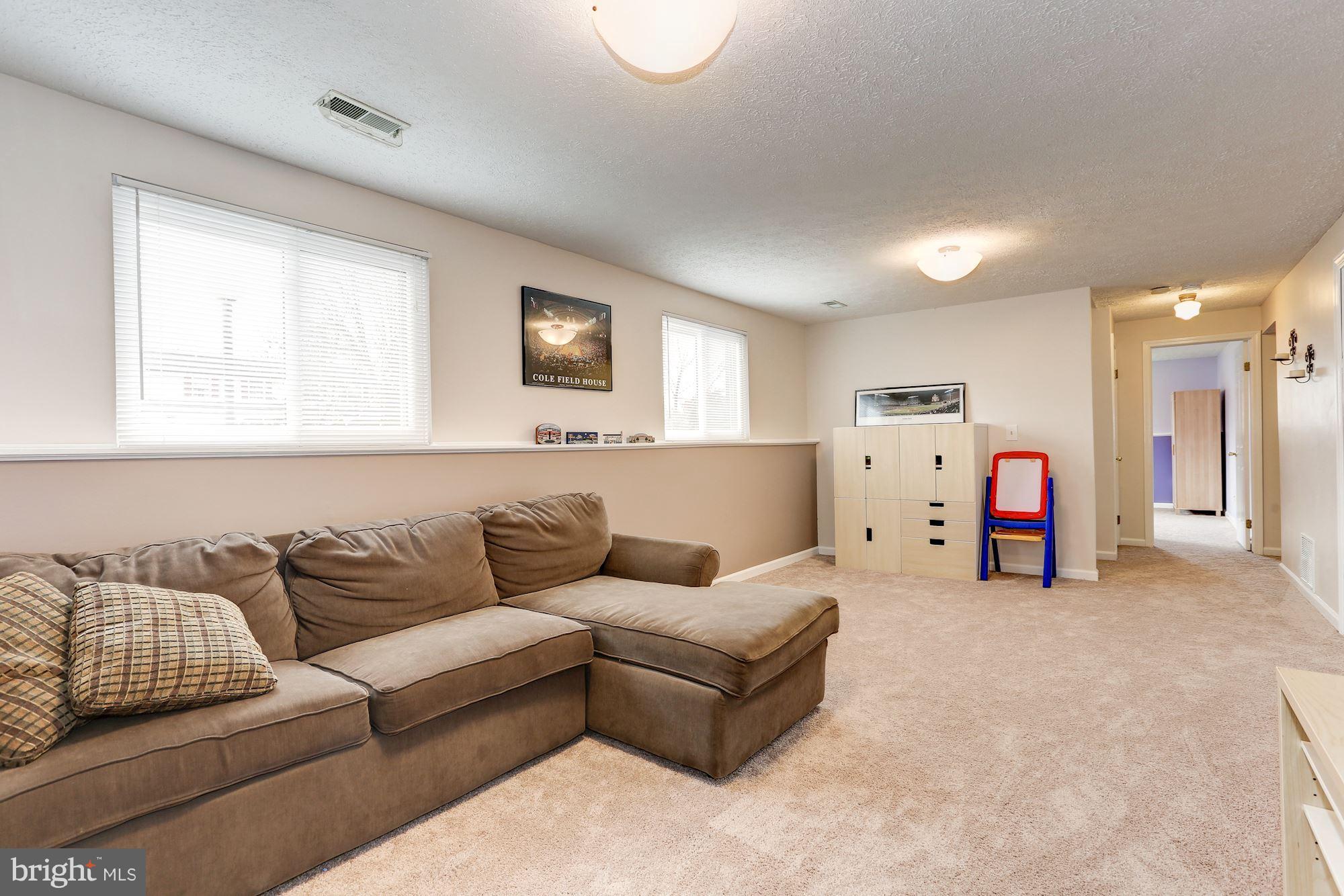 417 Belle Grove Road Gaithersburg, MD 20877 - Photo 19 of 30 Family Room
