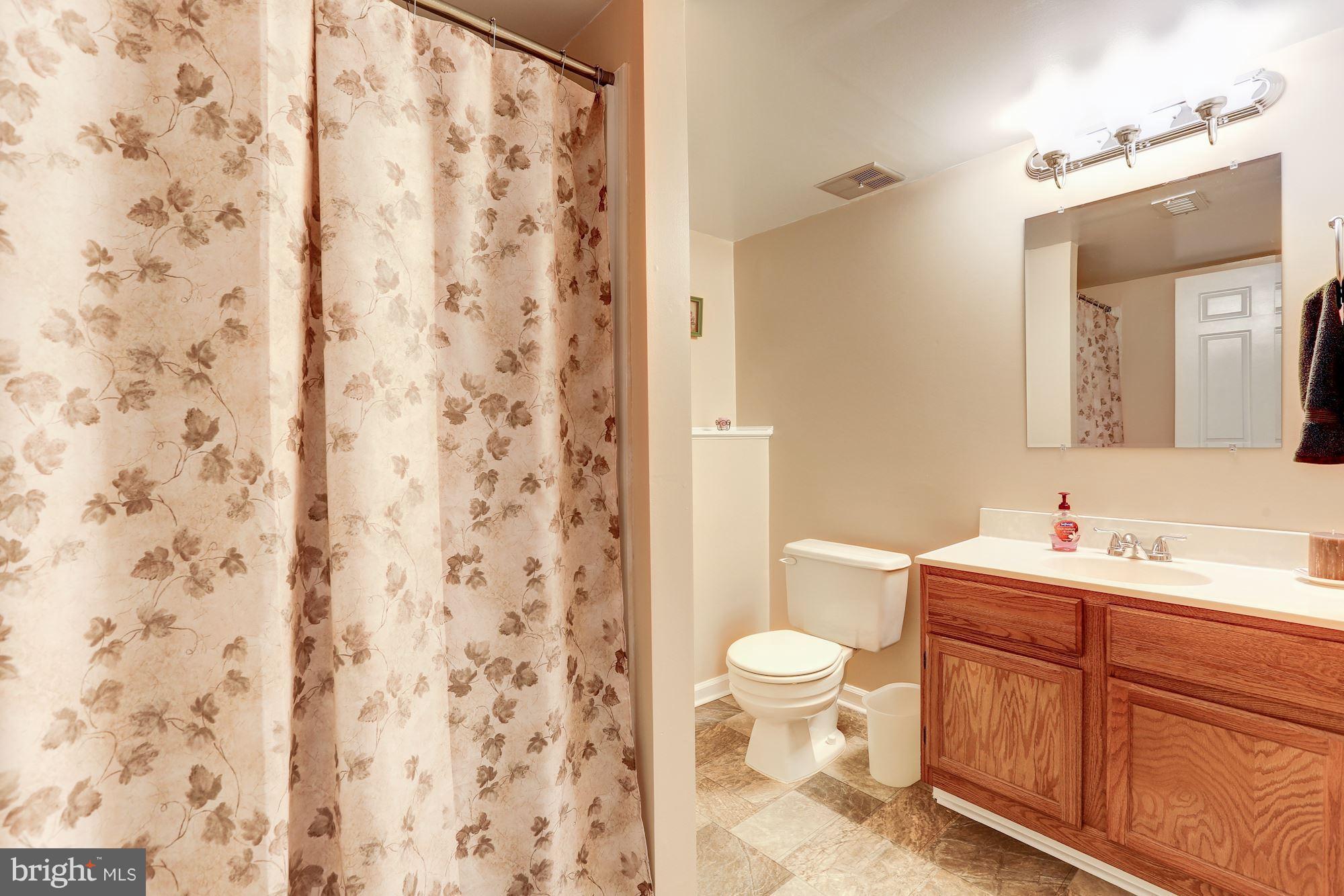 417 Belle Grove Road Gaithersburg, MD 20877 - Photo 20 of 30 Bath