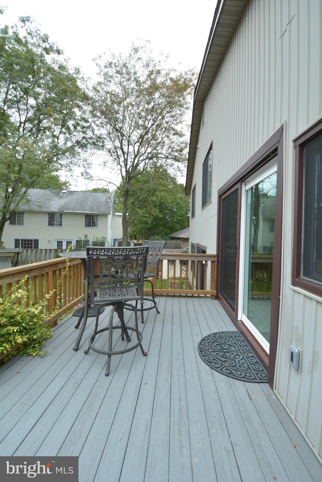 5947 Hall Street Springfield, VA 22152 - Photo 12 of 38 Deck off kitchen side.