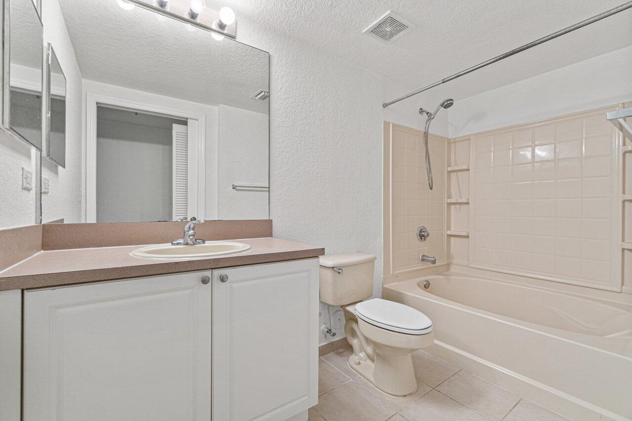 6784 West Sample Road, Unit 6784 Coral Springs, FL 33067 - Photo 17 of 20 Bath