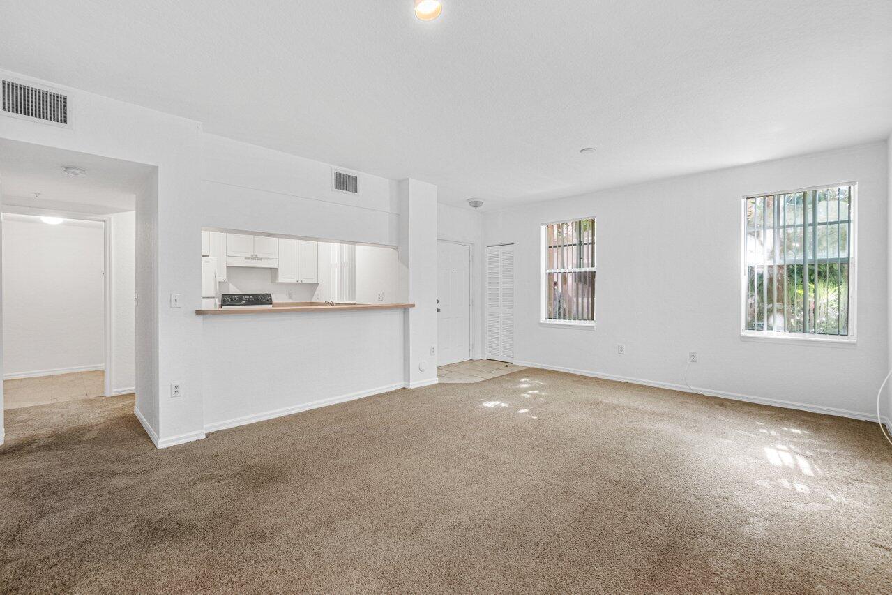 6784 West Sample Road, Unit 6784 Coral Springs, FL 33067 - Photo 7 of 20 Dining Area