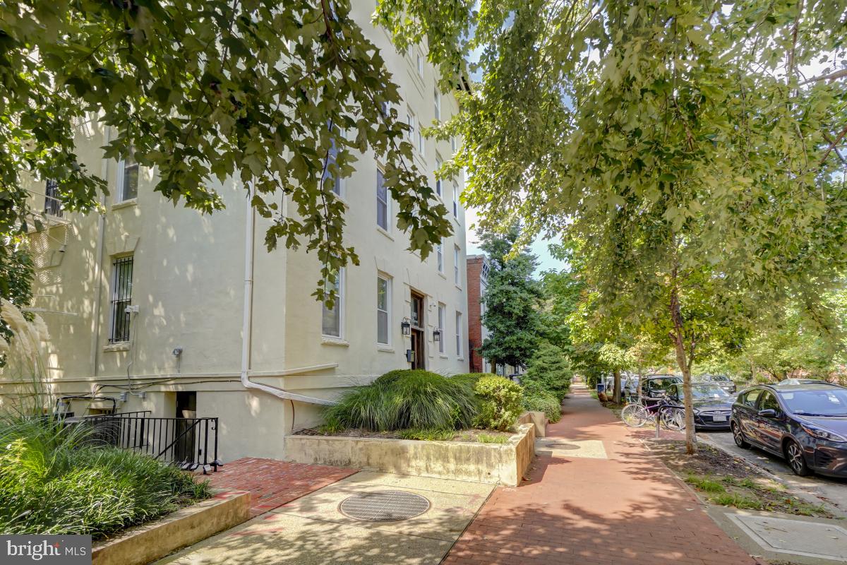676 4th Street Northeast, Unit 204 Washington, DC 20002 - Photo 2 of 30