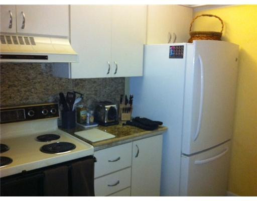 2929 South Ocean Boulevard, Unit 101 Boca Raton, FL 33432 - Photo 4 of 17 Kitchen