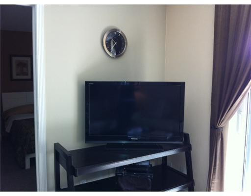 2929 South Ocean Boulevard, Unit 101 Boca Raton, FL 33432 - Photo 7 of 17 Living Room