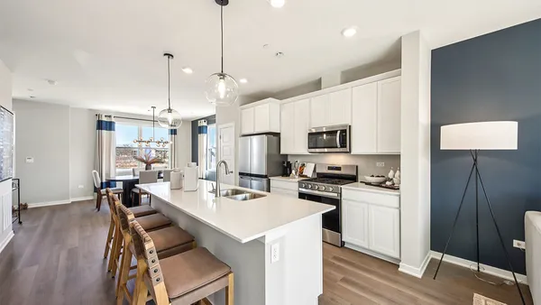 $574,990 | 2226 Lakeshore Drive, Schaumburg, IL 60173