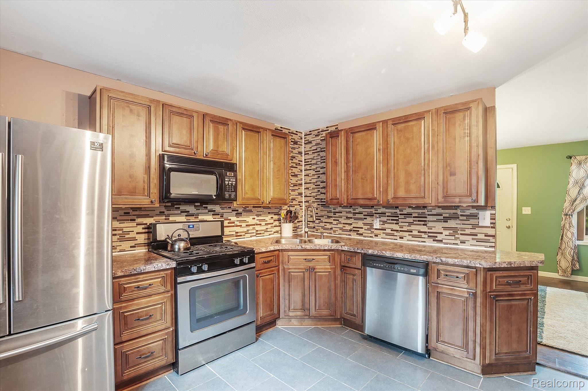 9325 Old Lee Road Brighton, MI 48116 - Photo 4 of 22 12-9325 Old Lee Rd-windowstill-realestate-photography-12.jpg