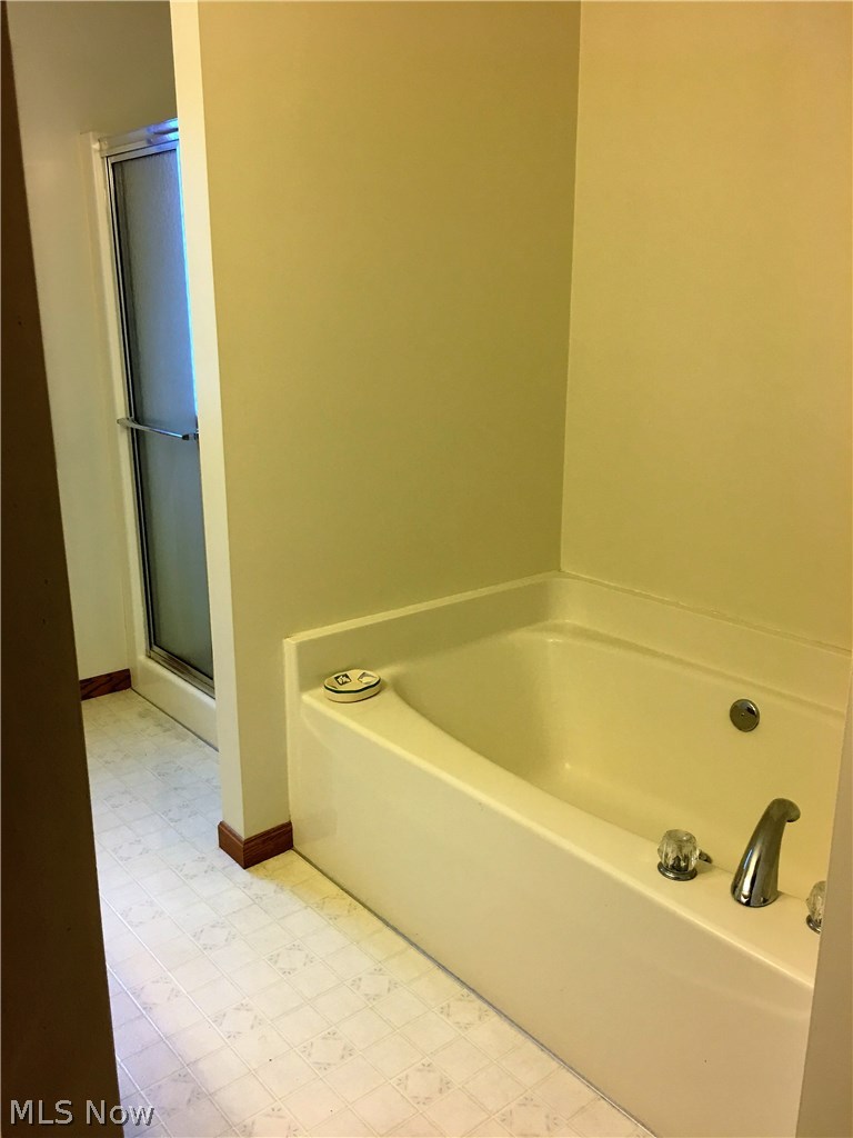 2245 Liberty Road Stow, OH 44224 - Photo 9 of 16 Over size soaking tub in the master bath