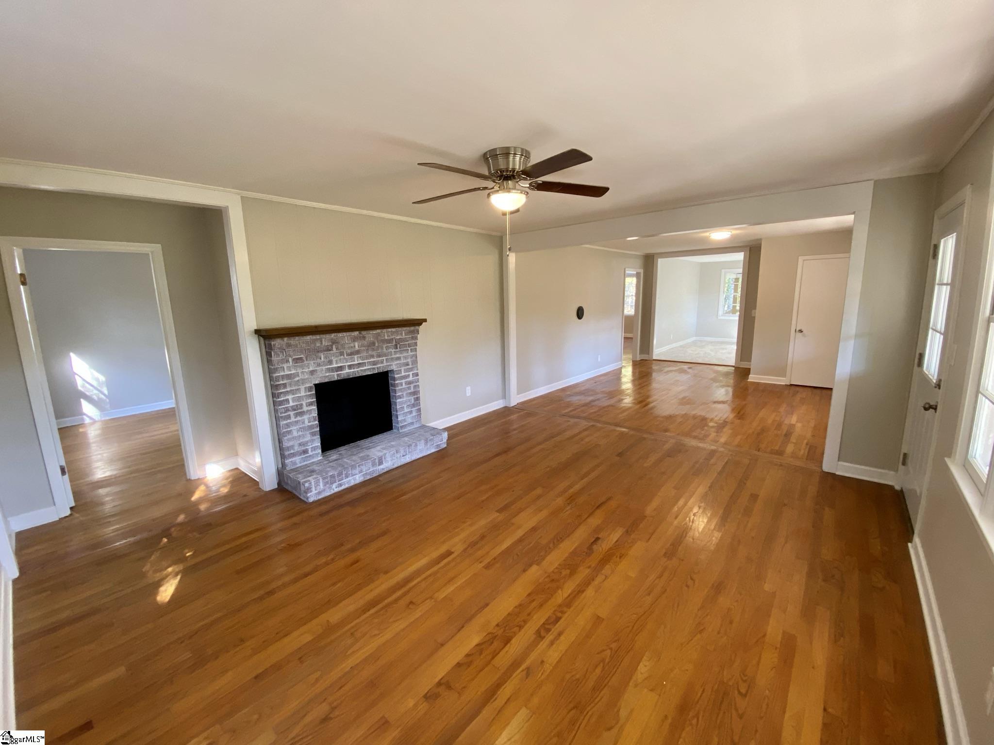 1286 Gravley Road Pickens, SC 29671 - Photo 4 of 30